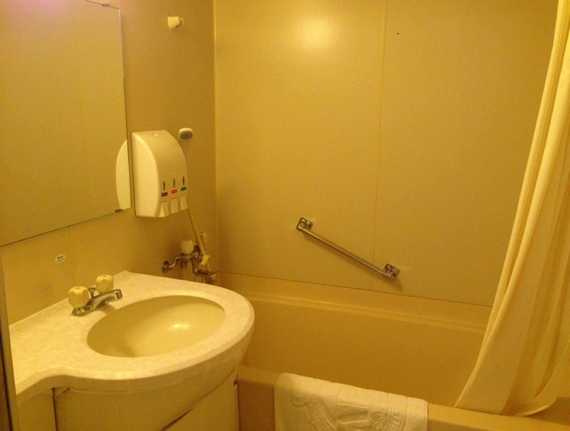 Apa Hotel Takamatsu Kawaramachi Buitenkant foto